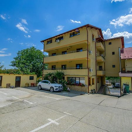 Pensiunea Domneasca Piteşti Exterior foto