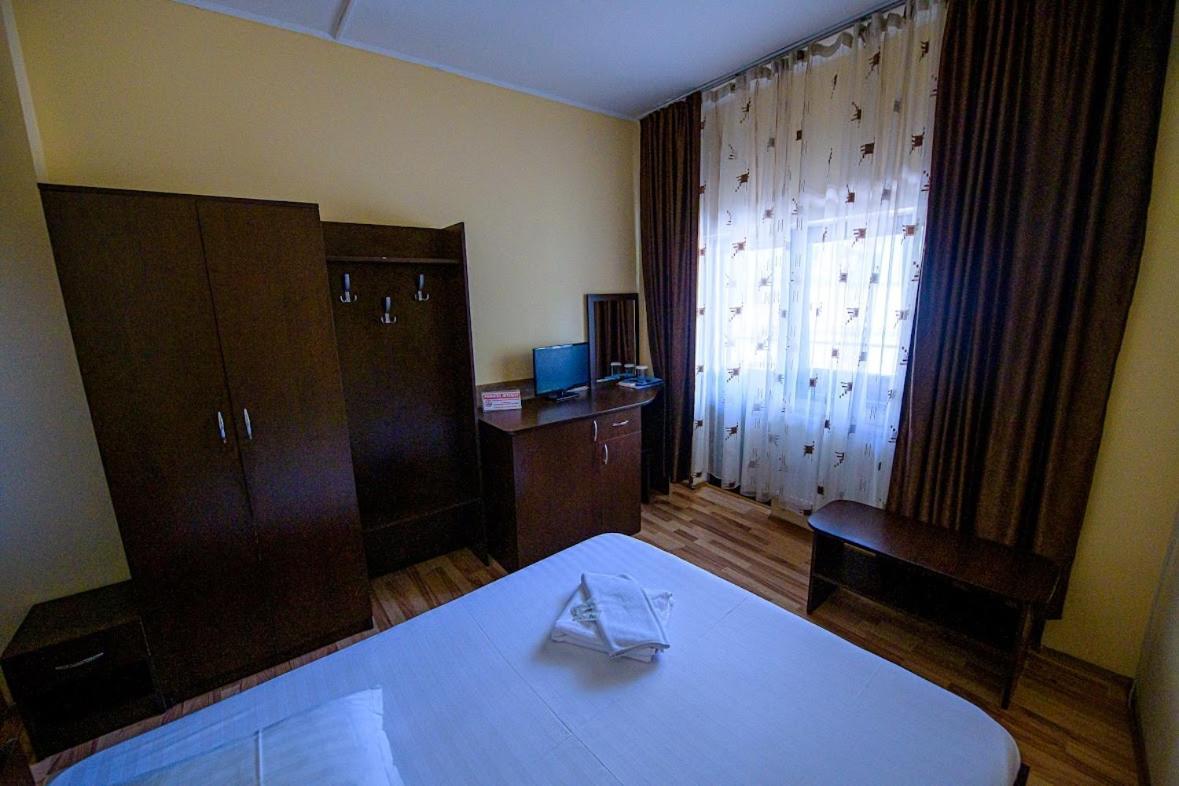 Pensiunea Domneasca Piteşti Exterior foto